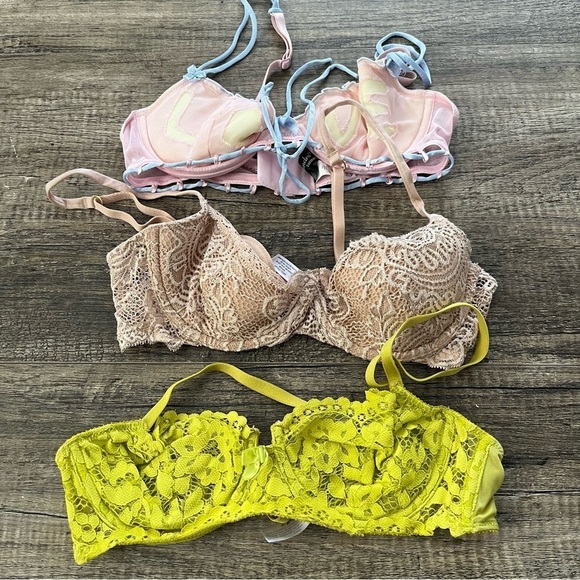 Victoria’s Secret Bras Size 34B - Picture 1 of 6